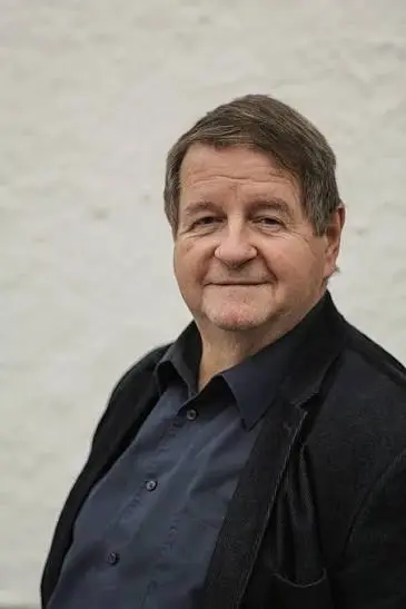 Hanspeter Müller Biography: Movies, Children, Wife, Height, Age, Net Worth, Books