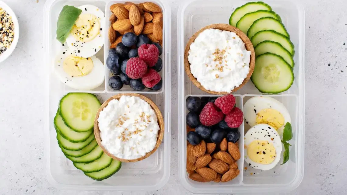 25 Delicious Low-Carb Snacks for On-the-Go Eating