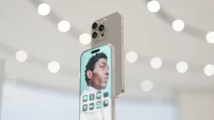 Android 16 vs iOS 19: Key Differences and User Experience