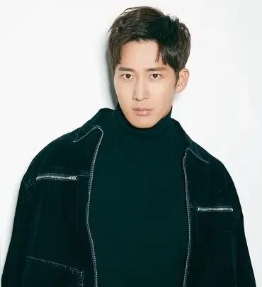 Lee Wan Biography: Age, Net Worth, Family, Children, Siblings, Height, Movies, Wife, Birthday