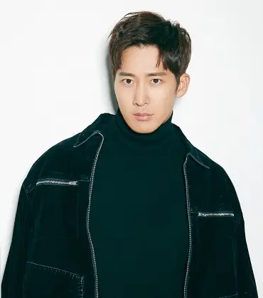 Lee Wan Biography: Age, Net Worth, Family, Children, Siblings, Height, Movies, Wife, Birthday