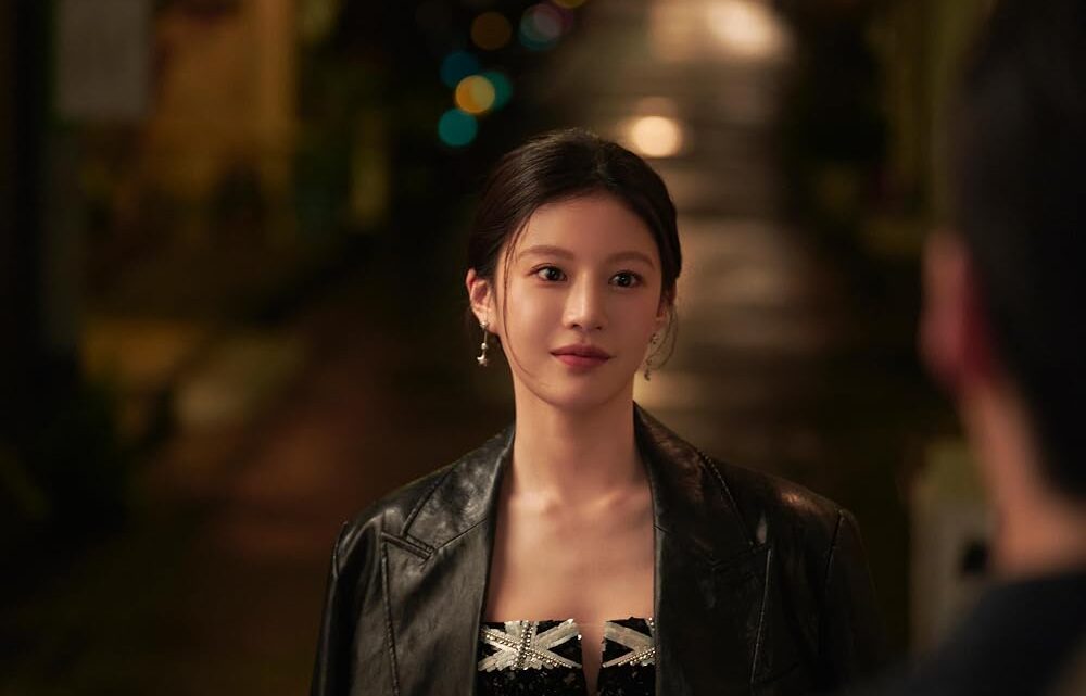 Go Youn-jung Biography: Age, Net Worth, Parents, Movies, Instagram, Boyfriend, Facebook, Height, Brother