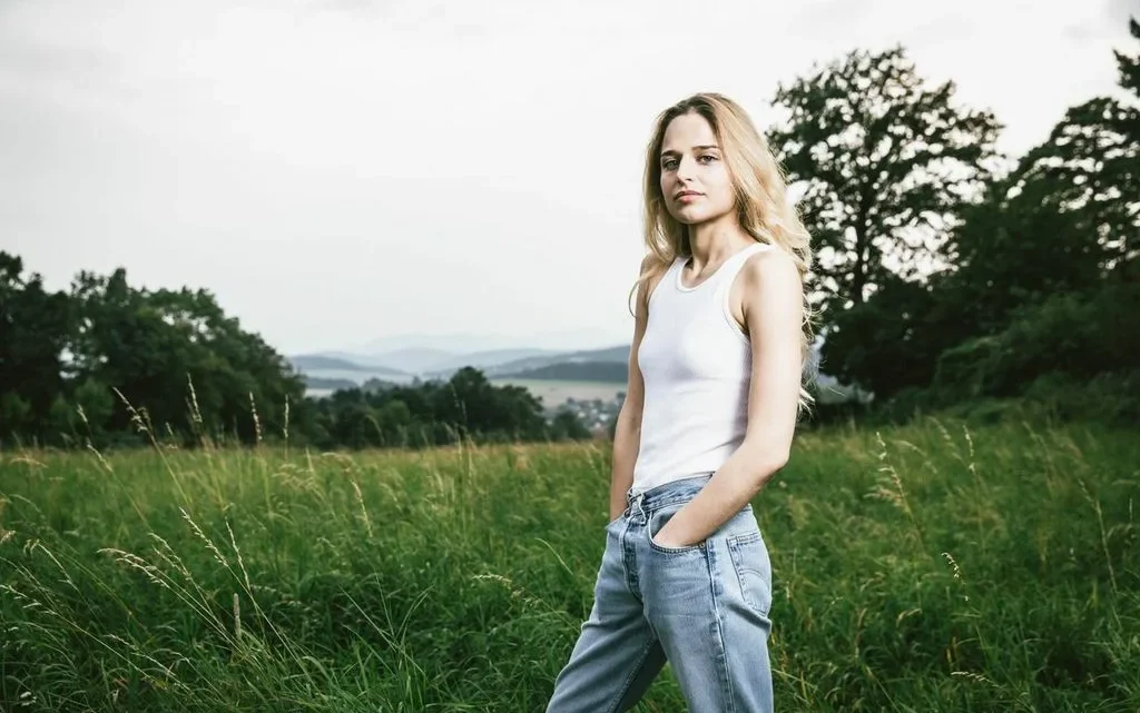Stephanie Nur Biography: Film, Ex-Husband, Awards, TV Series, Age, Net Worth, Parents, Children, Siblings, Height