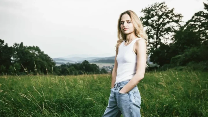 Stephanie Nur Biography: Film, Ex-Husband, Awards, TV Series, Age, Net Worth, Parents, Children, Siblings, Height