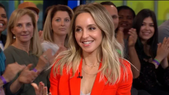 Gabby Bernstein Bio: Net Worth, Husband, Age, Books, Parents, Children, Height, Meditation