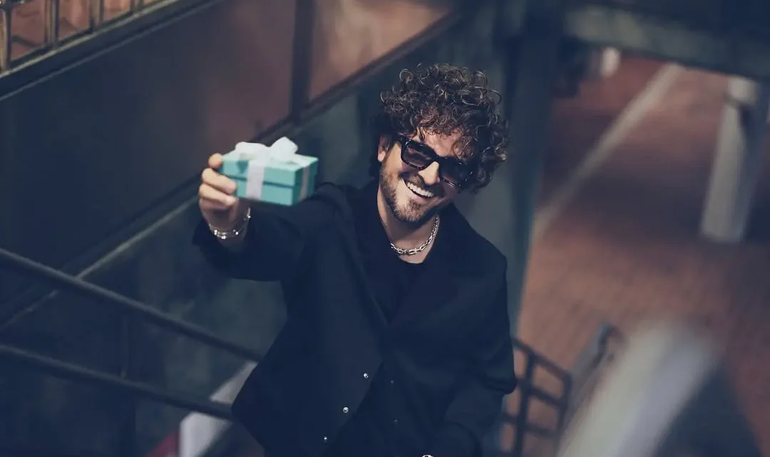 Tommy Torres Biography: Age, Songs, Height, Net Worth, Albums, Wife, Parents, Kids