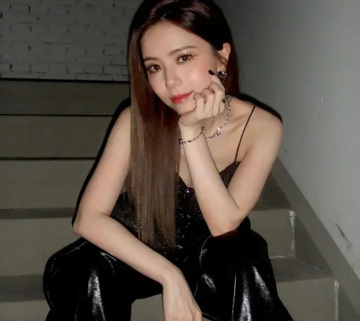 Gloria Tang Biography: Songs, Age, Net Worth, Boyfriend, Awards