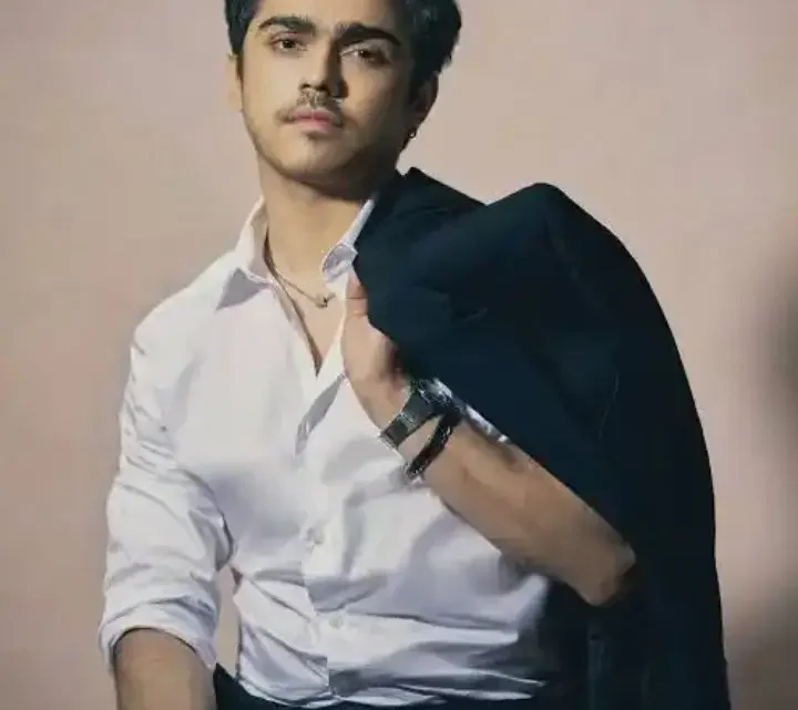 Rohan Shah Biography: Height, Nationality, Age, Girlfriend, Net Worth, Instagram