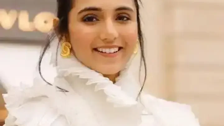 Masoom Minawala Biography: Real Name, Instagram, Husband, Net Worth, Age, Height, Awards