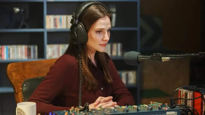 Alina Boz Biography: Real Name, Husband, TV Series, Parents, Age, Net Worth, Height, Siblings, Films