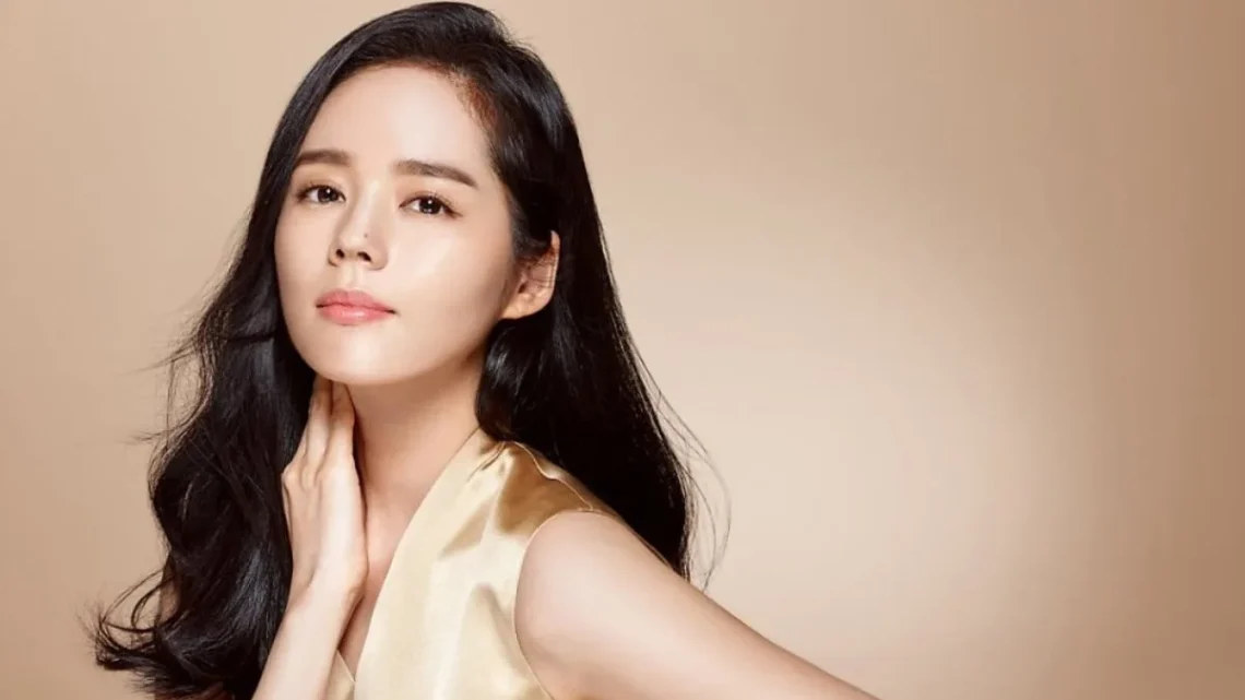 Han Ga-in Biography: Siblings, Height, Age, Net Worth, Parents, Movies, Kids, TV Series, Husband, YouTube