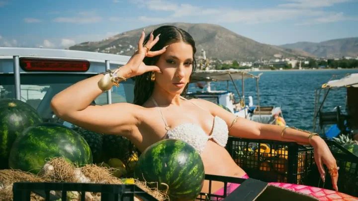 Evangelia Biography: Boyfriend, Songs, Age, Net Worth, Height, Siblings, Parents, Awards, Record Label