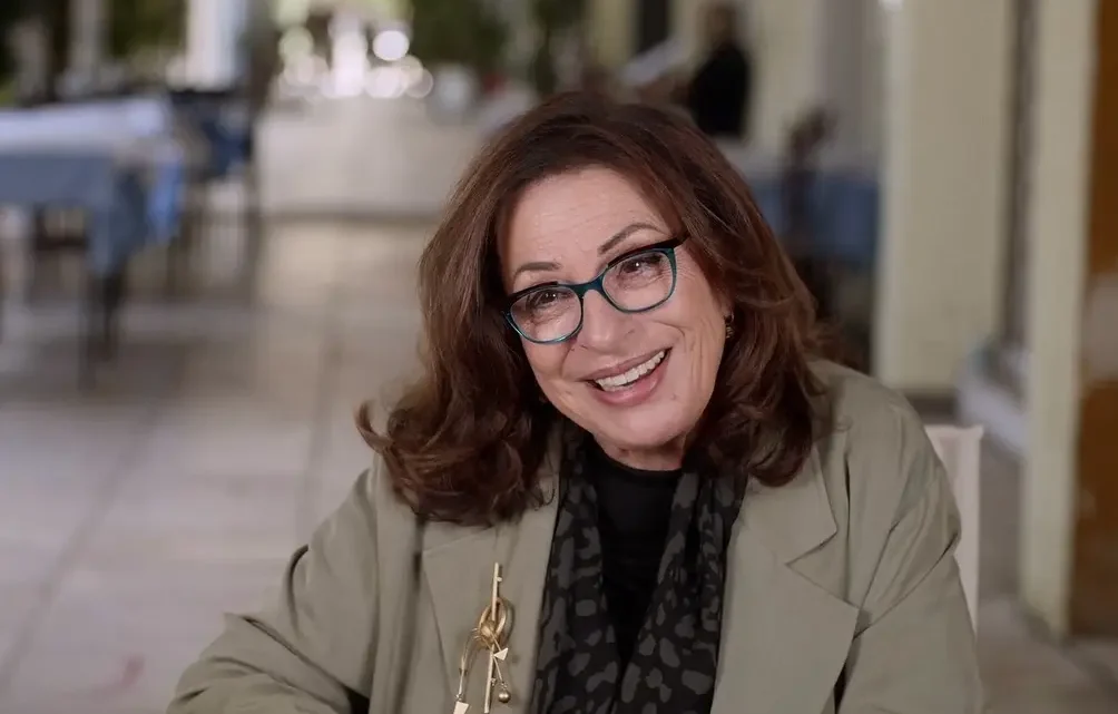 Haris Alexiou Biography: Son, Ex-Husband, Age, Net Worth, Height, Siblings, Parents, Albums, Singles, Awards