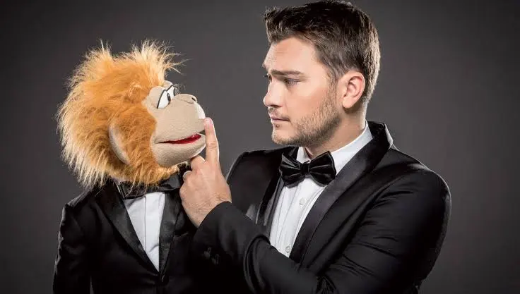 Jeff Panacloc Biography: Net Worth, Age, Height, Parents, Siblings, Wife, Kids, Movies, Books, Awards, Pictures