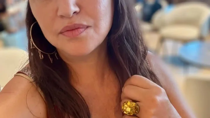 Katy Garbi Biography: Movies, Songs, Child, Husband, Awards, Age, Net Worth, Height, Siblings, Parents, Albums