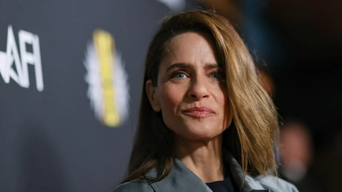 Amanda Peet Biography: Net Worth, Siblings, Height, Parents, Age, Films, Husband, Children, TV Series