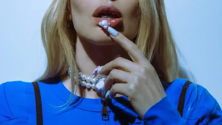 Tamta Biography: Music Video, Playlists, Eps, Singles, Albums, Boyfriend, Age, Net Worth, Height, Siblings, Parents