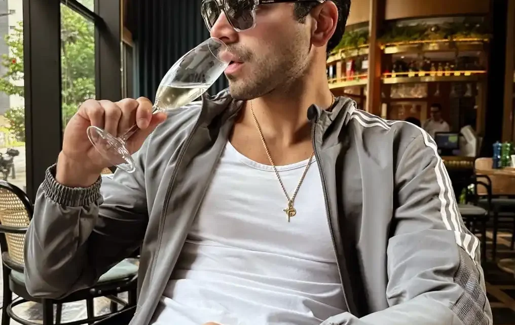 Sebastián Carvajal Biography: Age, Height, Parents, Siblings, Net Worth, Movies, TV Series, Girlfriend, Pictures