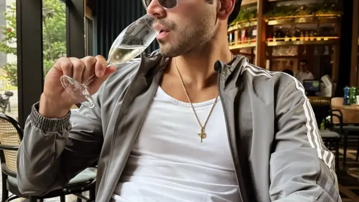 Sebastián Carvajal Biography: Age, Height, Parents, Siblings, Net Worth, Movies, TV Series, Girlfriend, Pictures