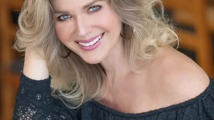 Sonya Smith Biography: Films, Husband, Children, Age, Height, Parents, Siblings, Net Worth, Birthday, Telenovela