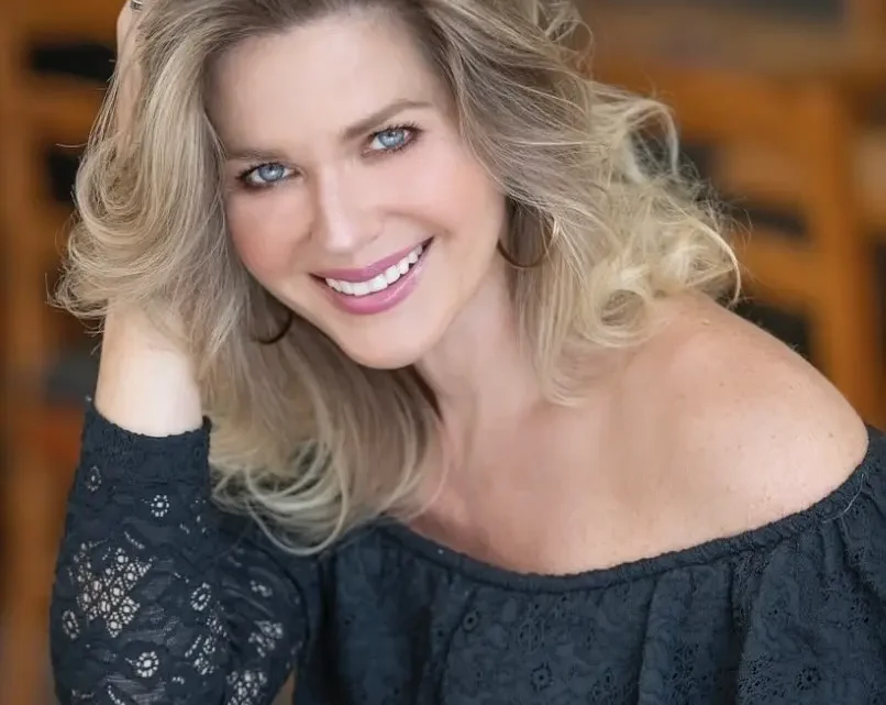 Sonya Smith Biography: Films, Husband, Children, Age, Height, Parents, Siblings, Net Worth, Birthday, Telenovela