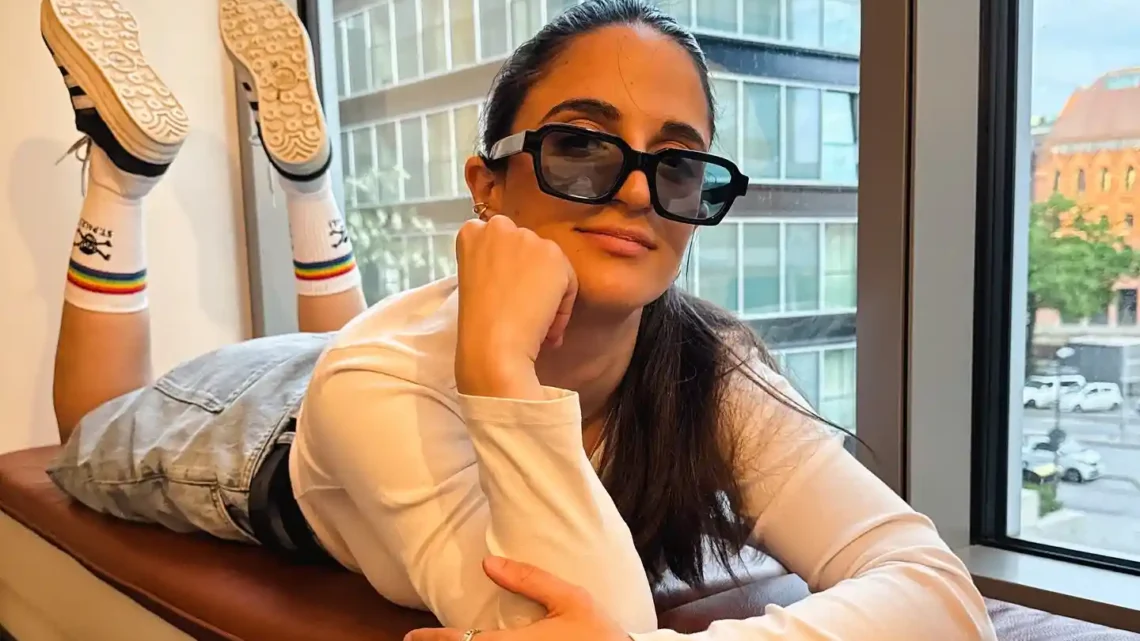 Zoe Pre Biography: YouTube, Girlfriend, Parents, Age, Net Worth, Height, Siblings, Blogs, Radio Shows