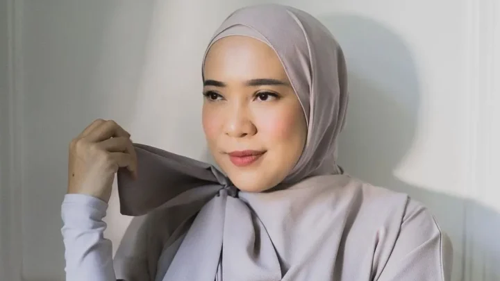 Fitri Tropica Biography: Husband, Net Worth, Children, Age, Height, Movies, Parents