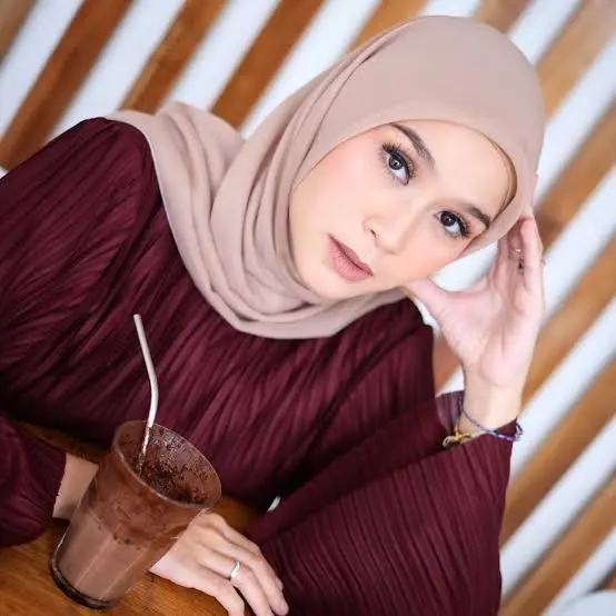 Zaskia Adya Mecca Biography: Religion, Husband, Children, Age, Net Worth, Movies, Parents, Height