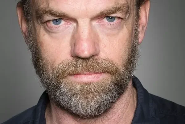Hugo Weaving Biography: Movies, Wife, Net Worth, Siblings, Age, Children, Height, Religion