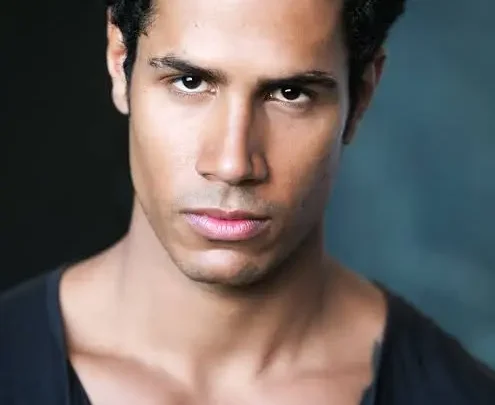 Chuku Modu Biography: Age, Movies, Sister, Net Worth, Height, Parents, Ethnicity, Religion, Facebook