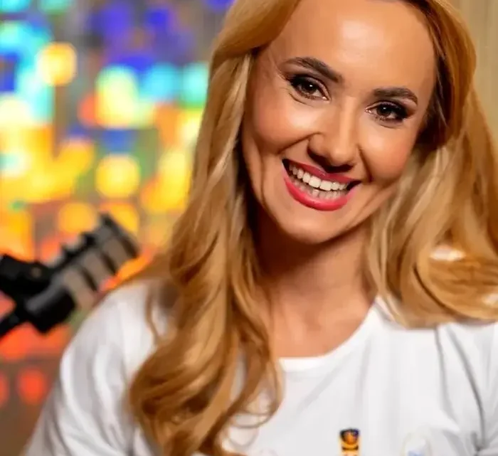 Oana Ioniță Biography: Husband, Age, Children, Net Worth, Height, Career, Dance Academy, TV Shows