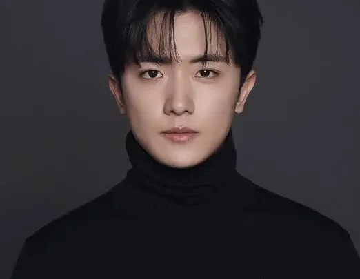 Kim Shin-bi Biography: Age, Height, Net Worth, Girlfriend, Movies & TV Shows, Wife