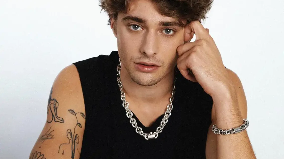 Maxence Danet-Fauvel Biography: Age, Height, Net Worth, Girlfriend, Movies & TV Shows, Partner