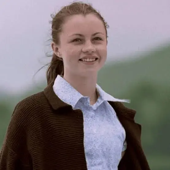 Megan Burns Biography: Husband, Age, Net Worth, Height, Parents, Movies, Songs