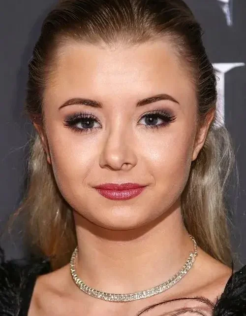 Kerry Ingram Biography: Movies, Parents, Age, Illness, Siblings, Religion, Net Worth, Height Boyfriend