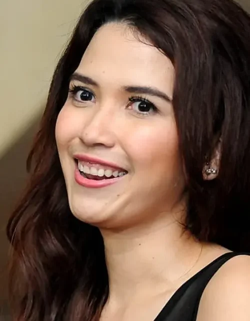 Dinda Kanya Dewi Biography: Age, Net Worth, Height, Career, Movies & TV Shows, Husband