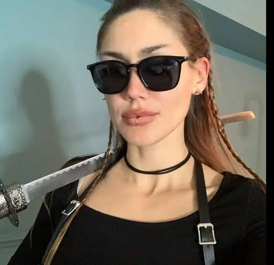 Lana Lux Biography: Age, Games, Net Worth, Husband, Awards, Height, Instagram, Ethnicity, Siblings