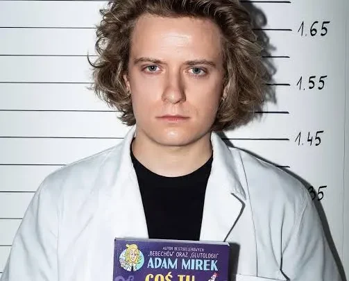 Adam Mirek Biography: Sister, Height, Girlfriend, Age, Parents, Books, Net Worth,YouTube