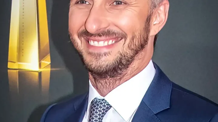 Jan Böhmermann Biography: Net Worth, Height, Age, TV Shows, Spouse, Ethnicity, Children Facebook