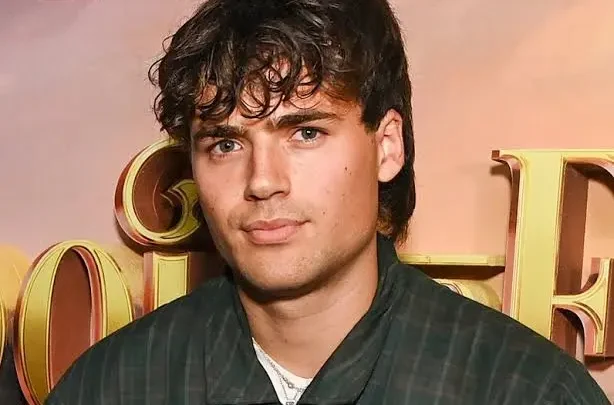 Jamie Flatters Biography: Age, Girlfriend, Net Worth, Height, Movies & TV Shows, Career, Avatar