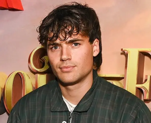 Jamie Flatters Biography: Age, Girlfriend, Net Worth, Height, Movies & TV Shows, Career, Avatar