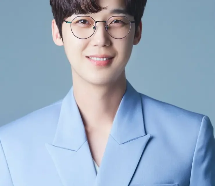 Yoon Jong-hoon Biography: Age, Height, Net Worth, Wife, Girlfriend, Movies & TV Shows