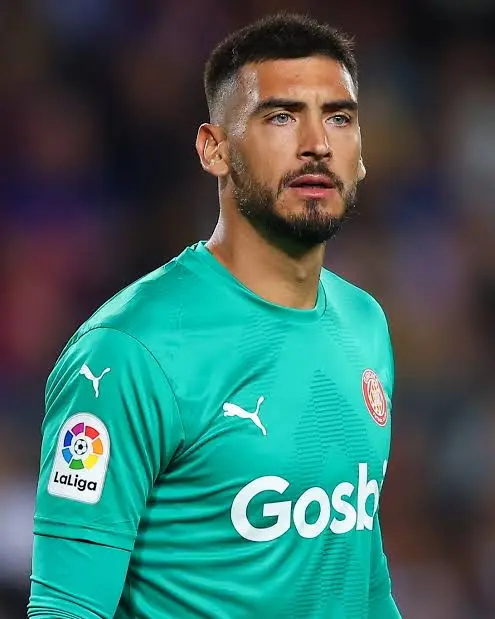 Paulo Gazzaniga Biography: Age, Height, Net Worth, Wife, Salary, Stats, Brother