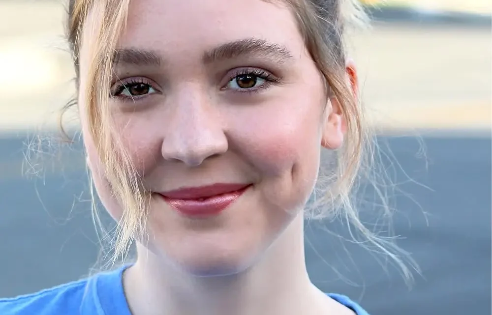 Cozi Zuehlsdorff Biography: Age, Boyfriend, Net Worth, Height, Movies & TV Shows, Parents, Songs