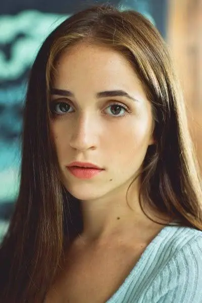 Carolina Kopelioff Biography: Twin Sister, Age, Net Worth, Height, Boyfriend, Movies & TV Shows