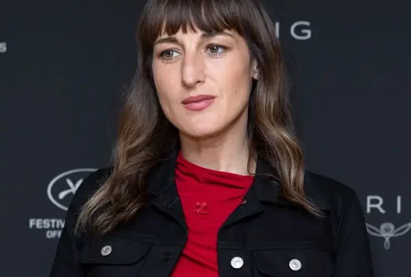 Juliette Armanet Biography: Movies, Age, Parents, Net Worth, Songs, Brother, Religion, Partner