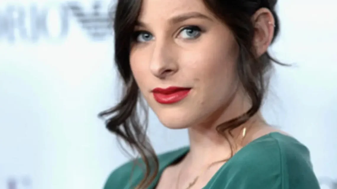 Sasha Spielberg Biography: Husband, Age, Net Worth, Height, Parents, Siblings, Songs