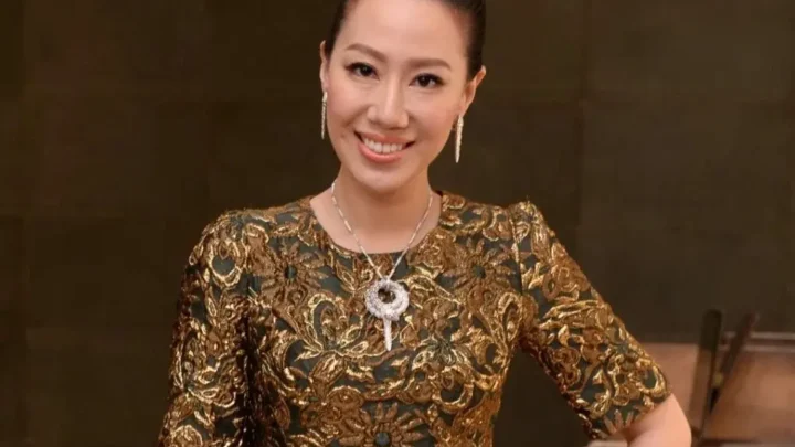 Cissy Wang Biography: Husband, Age, Children, Net Worth, Height, Parents