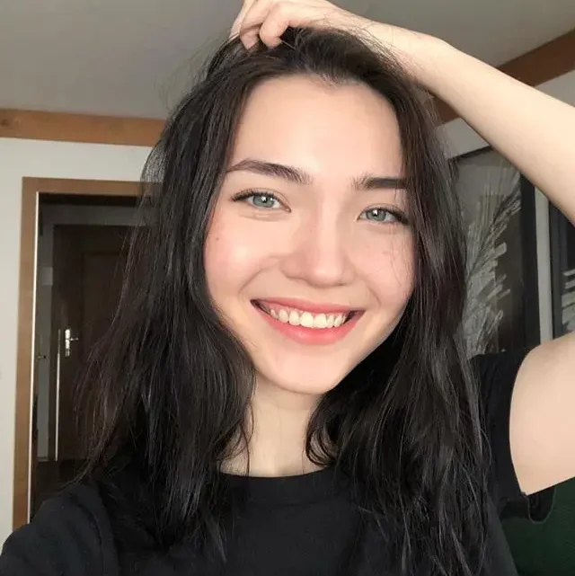 Aya Shalkar Biography: Boyfriend, Age, Net Worth, Height, Career, Ethnicity, Parents