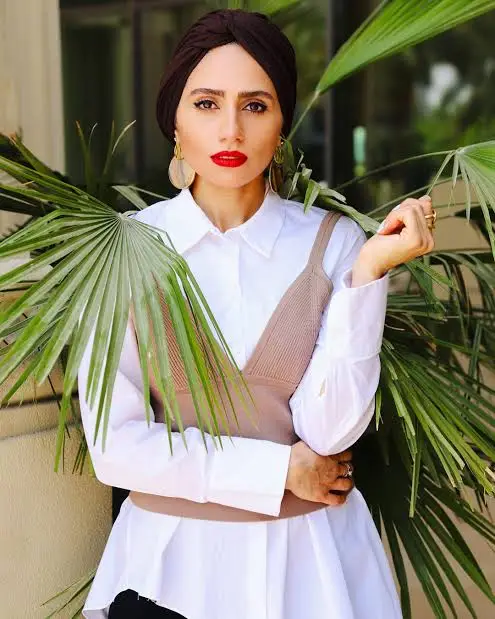 Zainab Al-Eqabi Biography: Religion, Height, Accident, Partner, Facebook Group, Age, Net Worth, Sister, YouTube